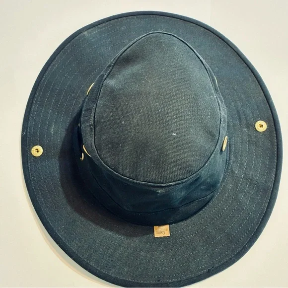 Tilley Classic T3 Hat, Size 7 1/8” Navy Blue